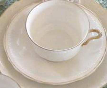 GMY273 Footed Cup & Saucer Set