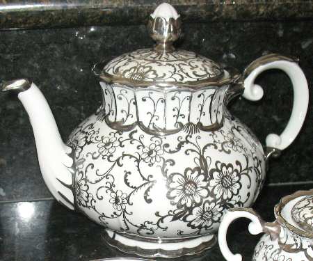 GIN288 Teapot & Lid