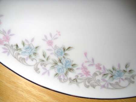 Petite Fleur Dinner Plate