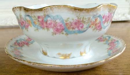 GDA450 Gravy Boat with Attached Underplate
