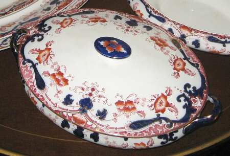 Nelson Red and Blue Oval Covered Vegetable