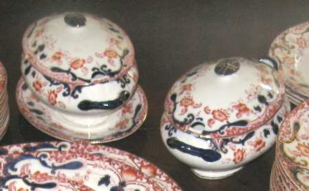 Nelson Red and Blue Sauce Boat & Lid with Underplate