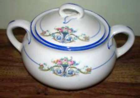 135A (Derwood) Sugar Bowl & Lid