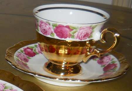 GLP31 Footed Cup & Saucer Set