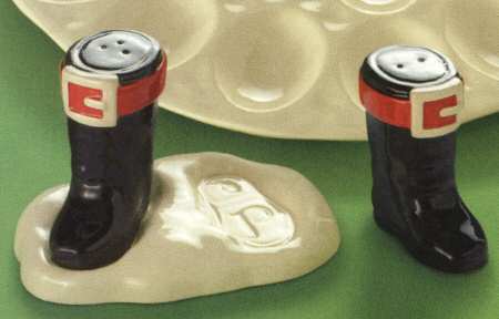 Snocountry Figural Salt and Pepper