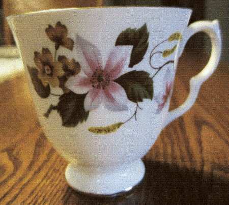 GAU10 Footed Cup