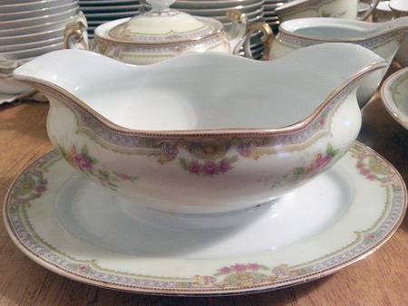 GOC75 Gravy Boat with Attached Underplate
