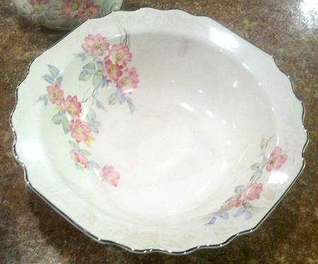 H2-22934 9" Round Vegetable Bowl