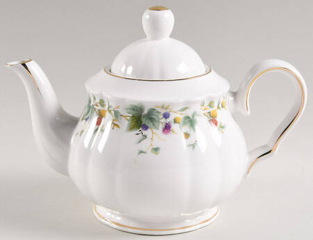 Berry Yard Teapot & Lid