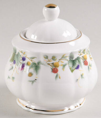 Berry Yard Sugar Bowl & Lid