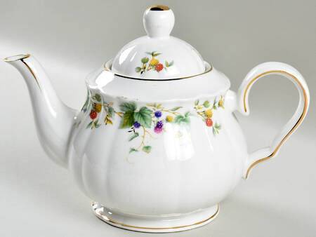 Berry Yard Teapot & Lid