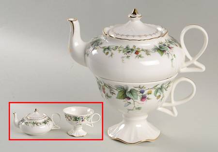Berry Yard Individual Teapot & Lid with Cup