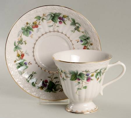 Berry Yard Footed Cup & Saucer Set
