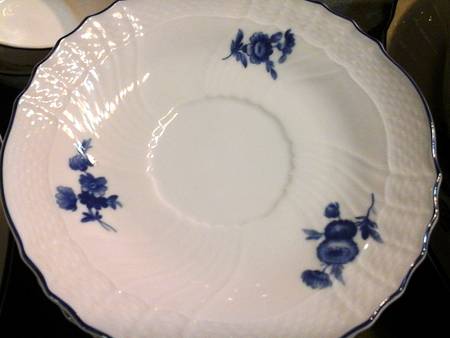 GIN180 (Blue Trim) Saucer