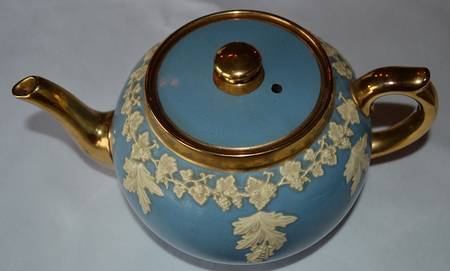 S452 Teapot & Lid