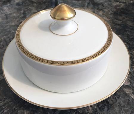 GMY369 Round Covered Butter
