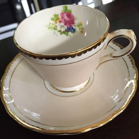9989 Footed Cup & Saucer Set