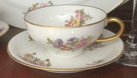 GUE806 Flat Cup & Saucer Set