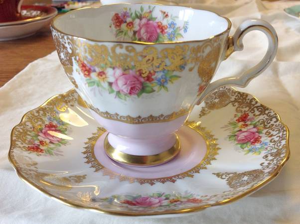 1398 Footed Cup & Saucer Set