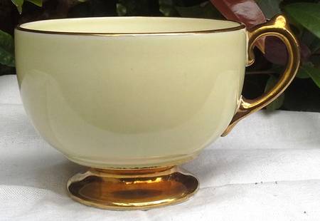 9151 Footed Cup