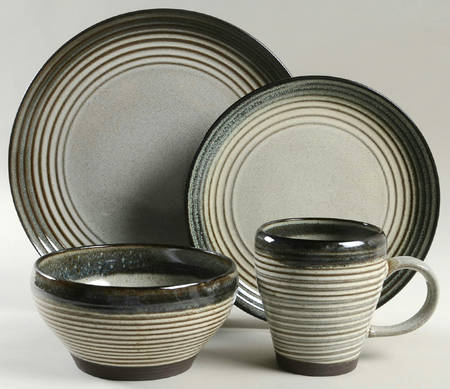 Meridian Groove 4 Piece Place Setting