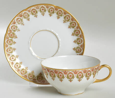 GUE828 Flat Cup & Saucer Set