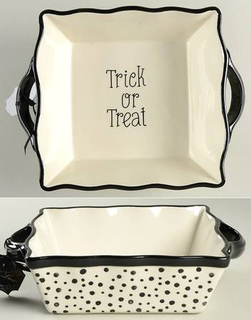 Halloween (Black Dots) 9" Square Baker