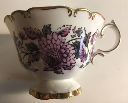 P594 Footed Cup