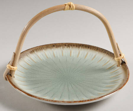Mayfair Bay Green 5 3/8"-5 5/8" Bamboo Handled Serving Plate  HC