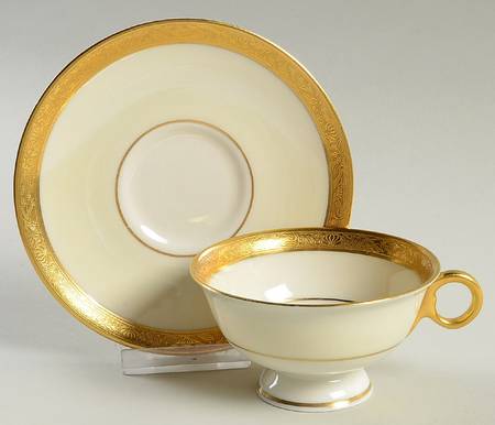Aladdin (Gold Encrusted) Footed Cup & Saucer Set