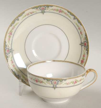 Amiens Flat Cup & Saucer Set