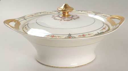 Amiens Round Covered Vegetable