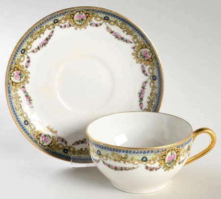 Amourette Flat Cup & Saucer Set