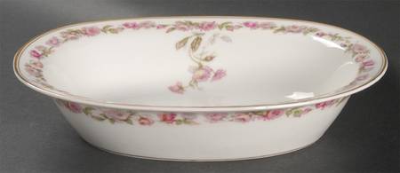 The Amstel 9" Oval Vegetable Bowl