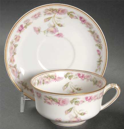 The Amstel Oversized Cup & Saucer Set