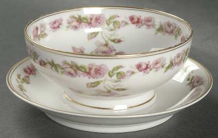 The Amstel Gravy Boat with Attached Underplate