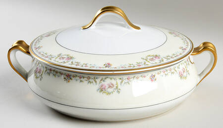 Antoinette Round Covered Vegetable