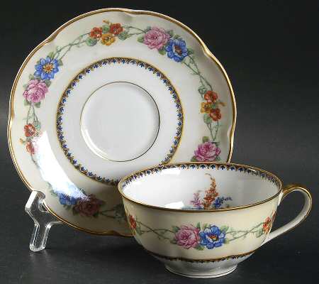 Aquitania Flat Cup & Saucer Set