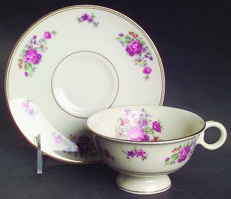 Arlington Footed Cup & Saucer Set