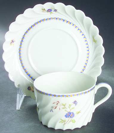 Aster D'Or Flat Cup & Saucer Set