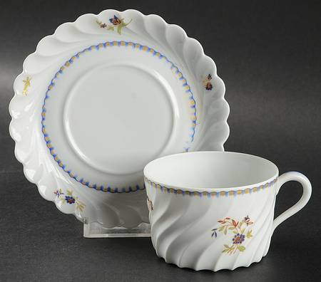 Aster D'Or Flat Cup & Saucer Set