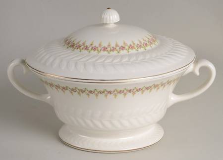 Ashley (Regent's Park Shape) Round Covered Vegetable