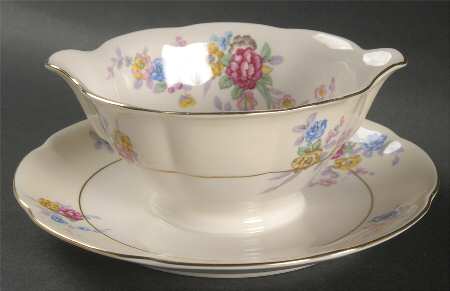 Avalon Gravy Boat with Attached Underplate