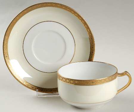 Baroness Oversized Cup & Saucer Set