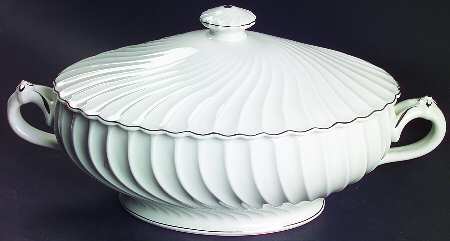 Beaucaire (Platinum Inner Ring) Oval Tureen & Lid