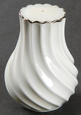 Beaucaire (Platinum Inner Ring) Salt Shaker