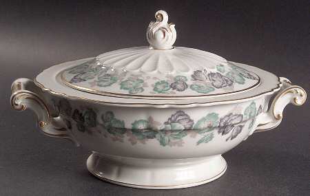 Beauvais (France) Round Covered Vegetable