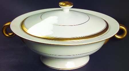 Berkeley Round Covered Vegetable