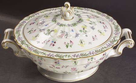 Blue Bell Round Covered Vegetable