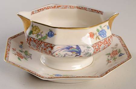 Bourbon Gravy Boat with Attached Underplate